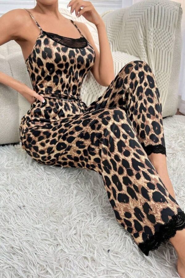 Kadın Ip Askılı Yakası Dantelli Bluz Ve Pijama Sandy Ikili Takım