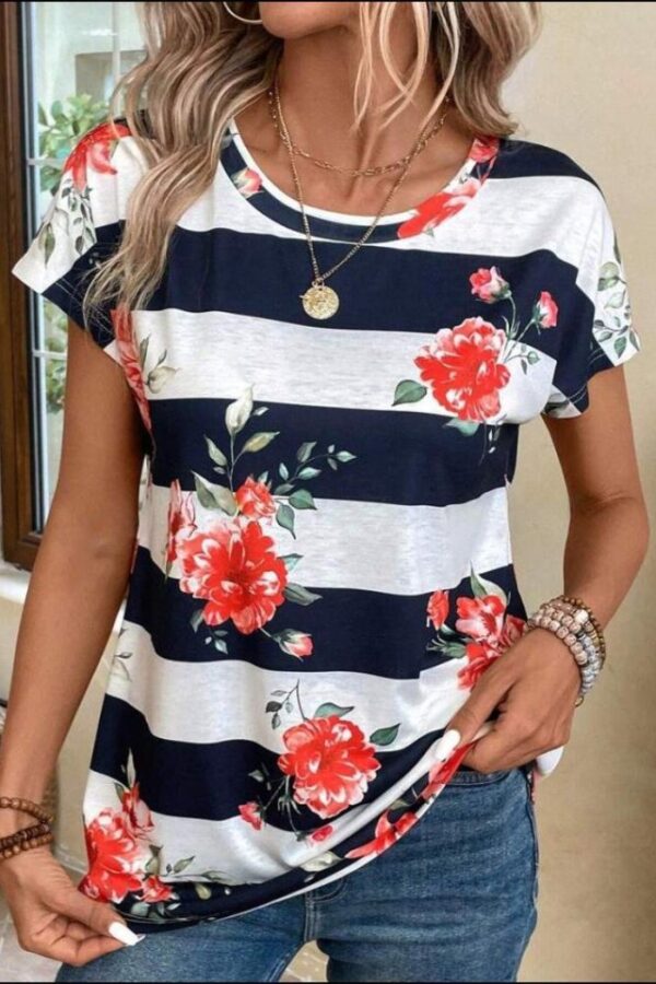 Kadın Çiçek Desenli Yatay Şeritli Bisiklet Yaka Tişört