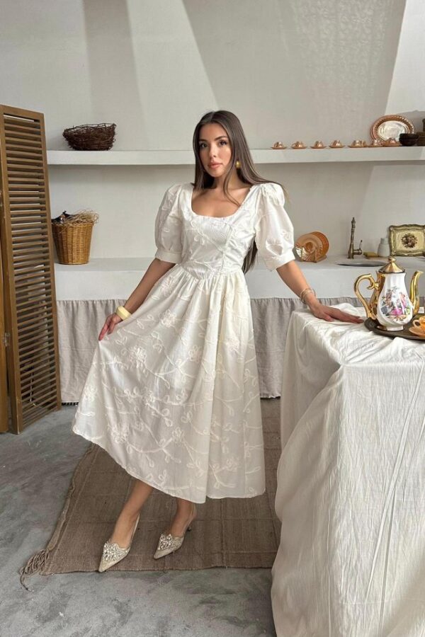 Bej Balon Kollu Brode Elbise