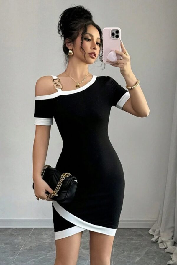 Kadın Kısa Kollu Asimetrik Kesim Yaka şerit Ve Aksesuar Detaylı Modal Elbise