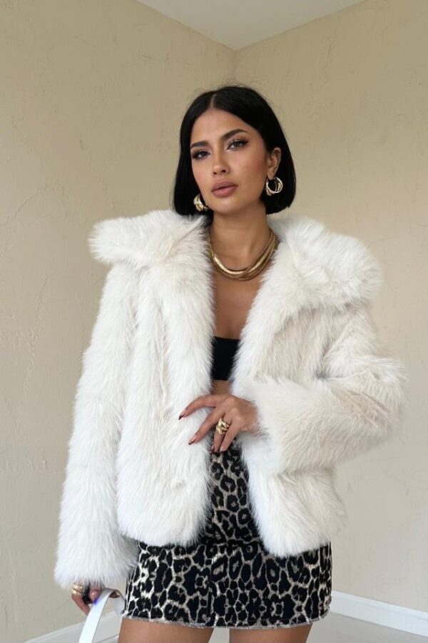 Ekru Kürklü Kısa Manto