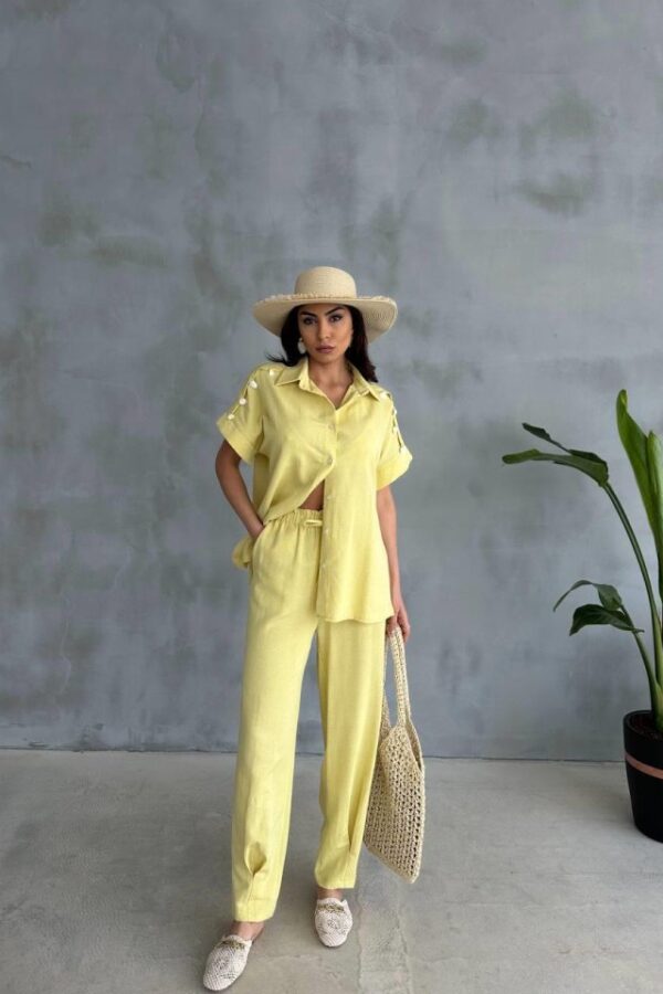 OMUZ MİDYE SIRALI BLUZ - PAÇA PENSLİ PANTOLON TAKIM - Sarı