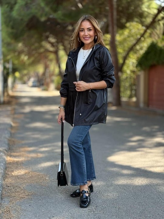 Kadın Kapüşon Ve Büzgü Detay Yağmurluk