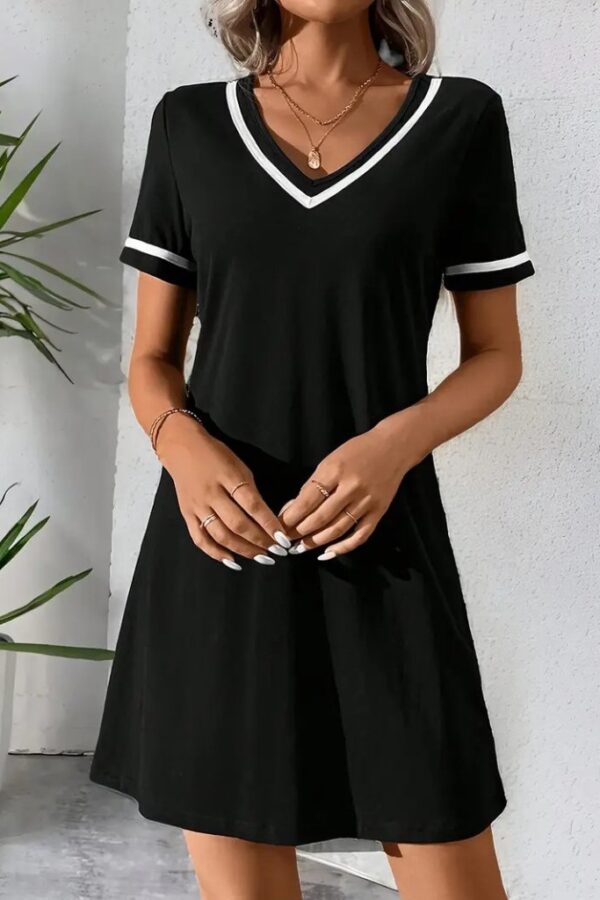 Kadın Kısa Kollu V çizgili Yakalı Kısa Viskon Elbise