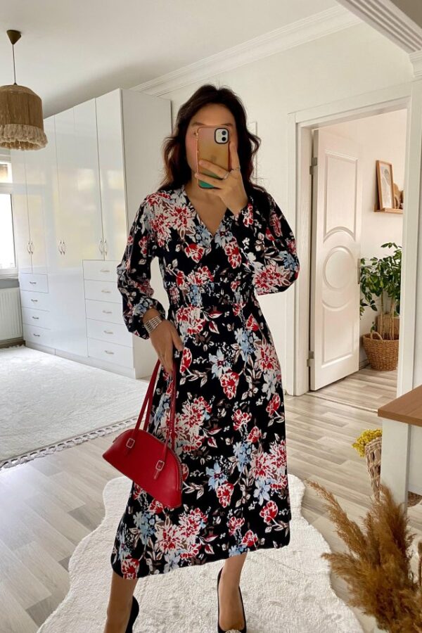 Kadın Uzun Kollu Kruvaze Yaka Beli Lastikli Yandan Yırtmaçlı Desenli Dalgıç Elbise