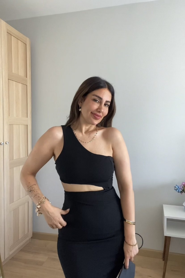 Kadın Asimetrik Kesim Sırt Ve Göbek Dekolteli Diz üstü Fırsat ürün Elbise