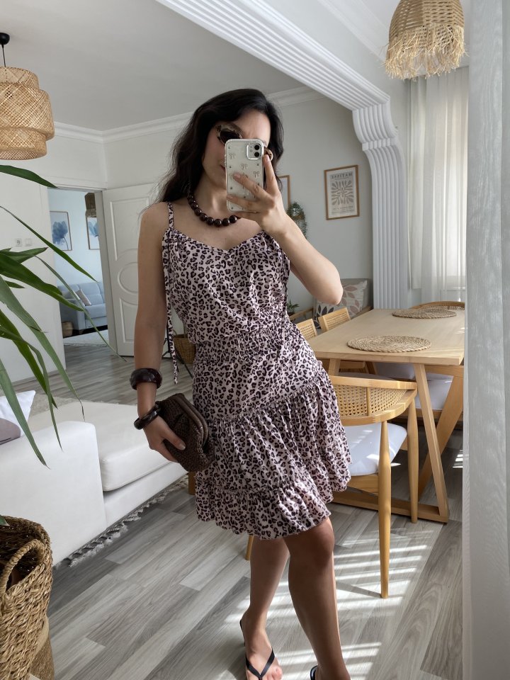 Kadın Askılı V Yaka Beli Pileli Leopar Desen Eteği Fırfırlı Süprem Elbise - Görsel 2