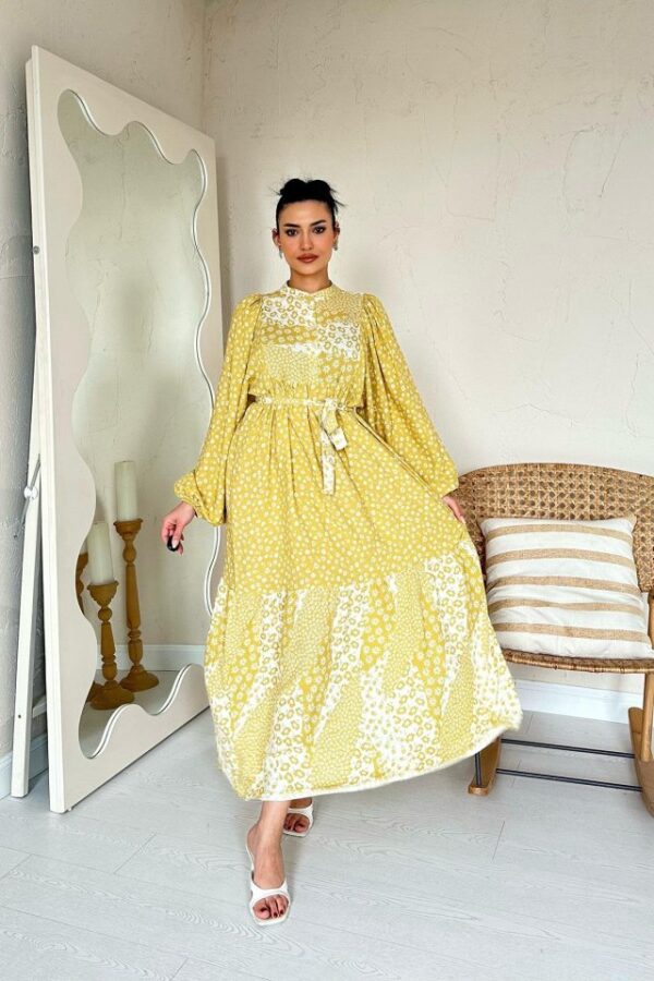 Sarı Çiçek Desenli Beli Kuşaklı Hakim Yaka Elbise
