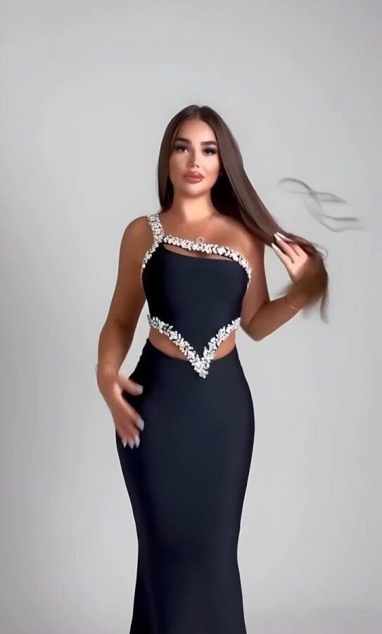 Kadın Komuz Ve Bel Dokelteli Taş Detay Dalgıç Kumaş Elbise