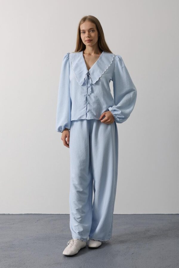 İşlemeli Bebe Yakalı Pantolon Takım - Bebe Mavisi