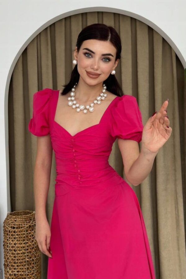 Kare Yaka Düğmeli Elbise