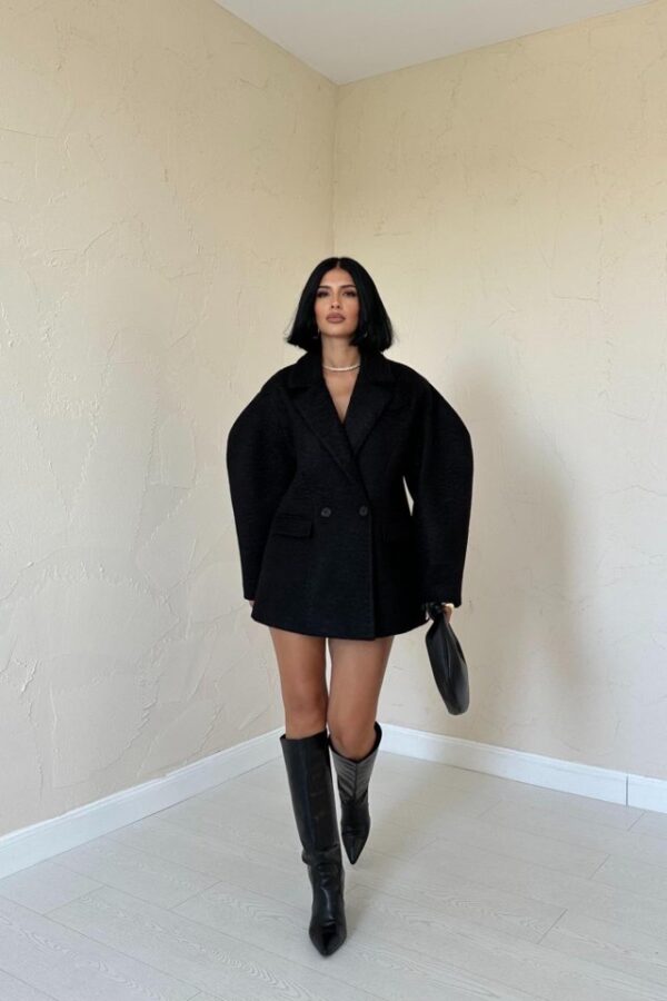 Siyah İki Düğmeli Manto