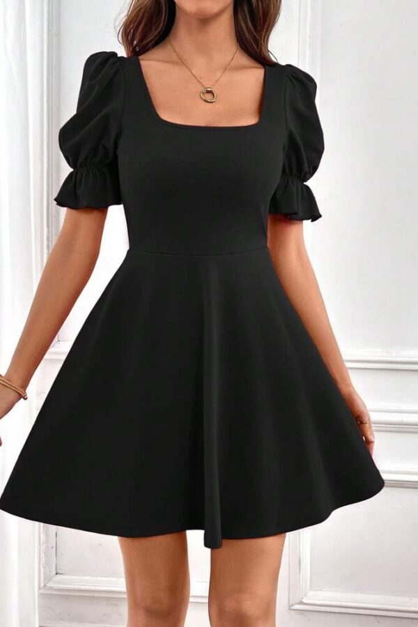 Kadın Kısa Kollu Kare Yakalı Kiloş Ithal Krep Elbise