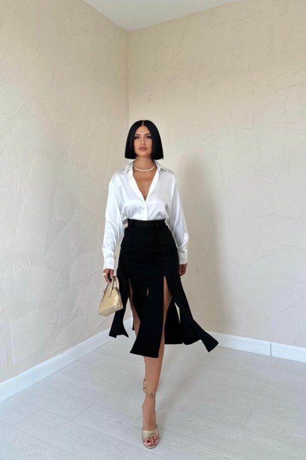 Siyah Yırtmaçlı Parçalı Etek