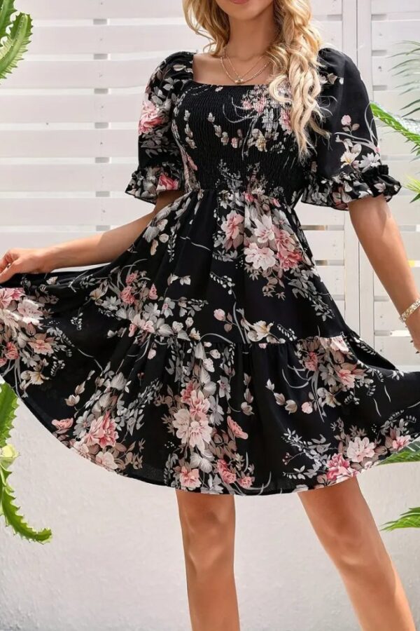 Kadın Kısa Kollu Kare Yakalı Beli Lastikli Kısa Süprem Elbise