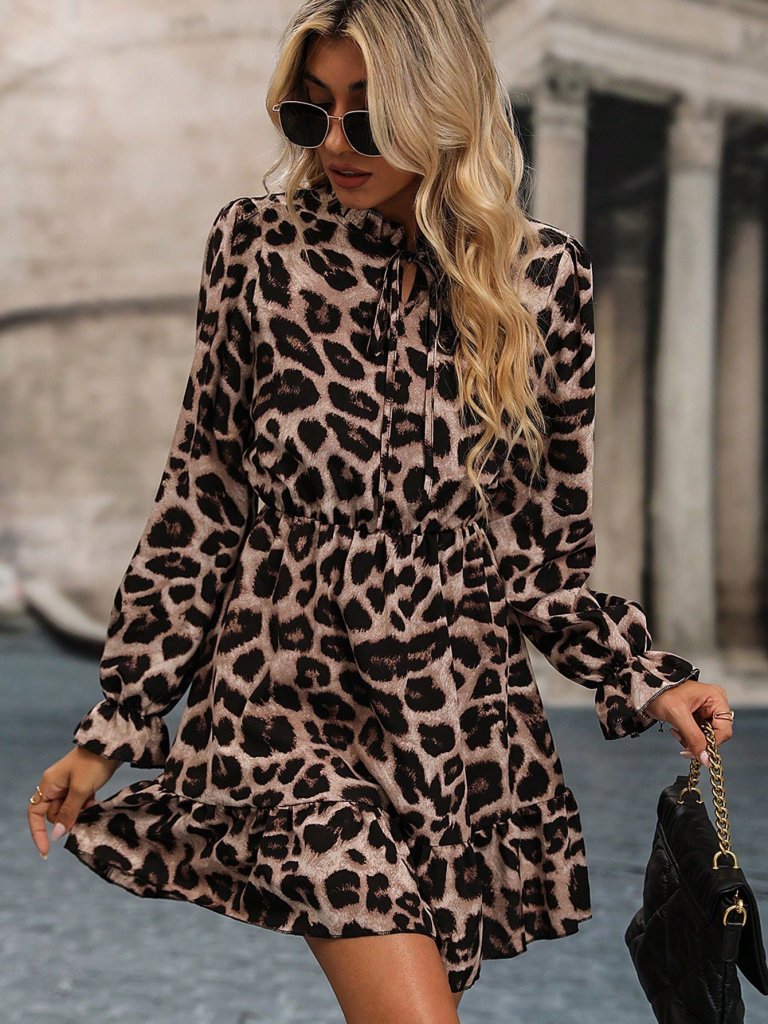 Kadın Uzun Kollu Yakadan Bağcıklı Modal Leopar Desenli Mini Elbise - Görsel 3