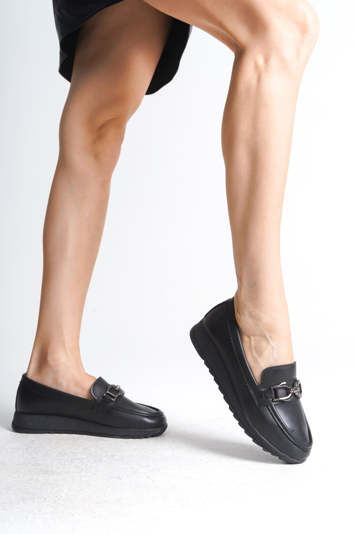 GISELLE Ortopedik Rahat Taban Toka Detaylı Klasik Kadın Babet Anne Ayakkabısı CST - Siyah - Görsel 4