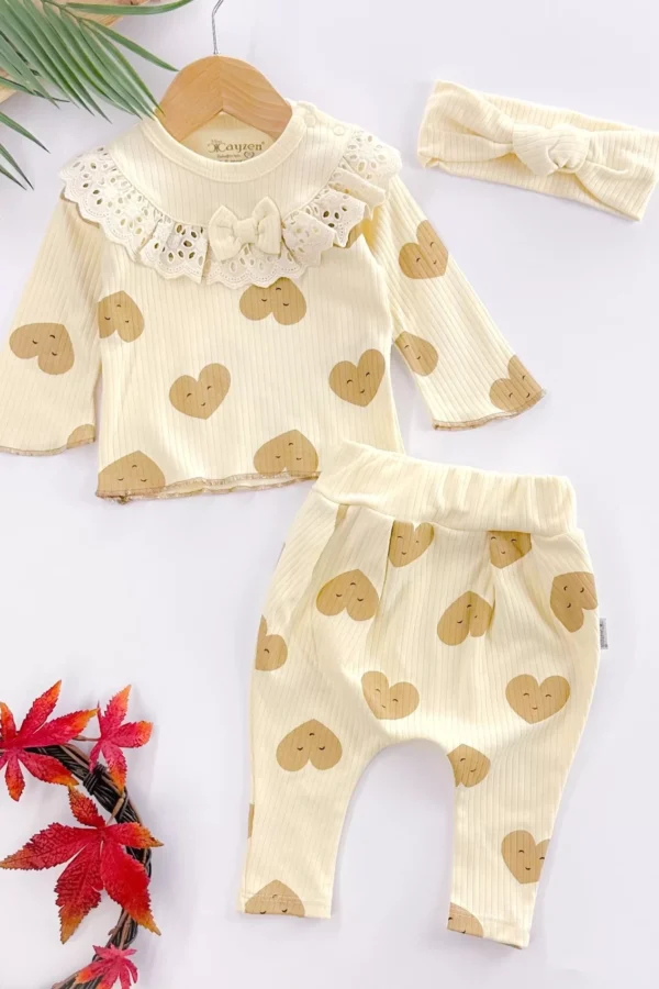 Kalp Baskılı Fisto Yaka 3 Parça Kız Bebek Takımı %100 Pamuk