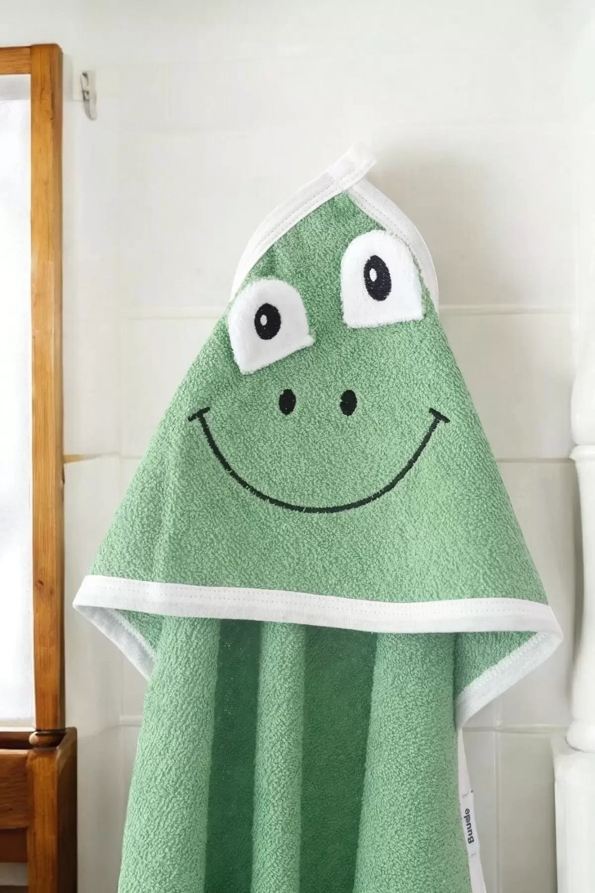 Kurbağa Nakışlı Unisex Şapka Ve Keseli Bebek Banyo Havlusu