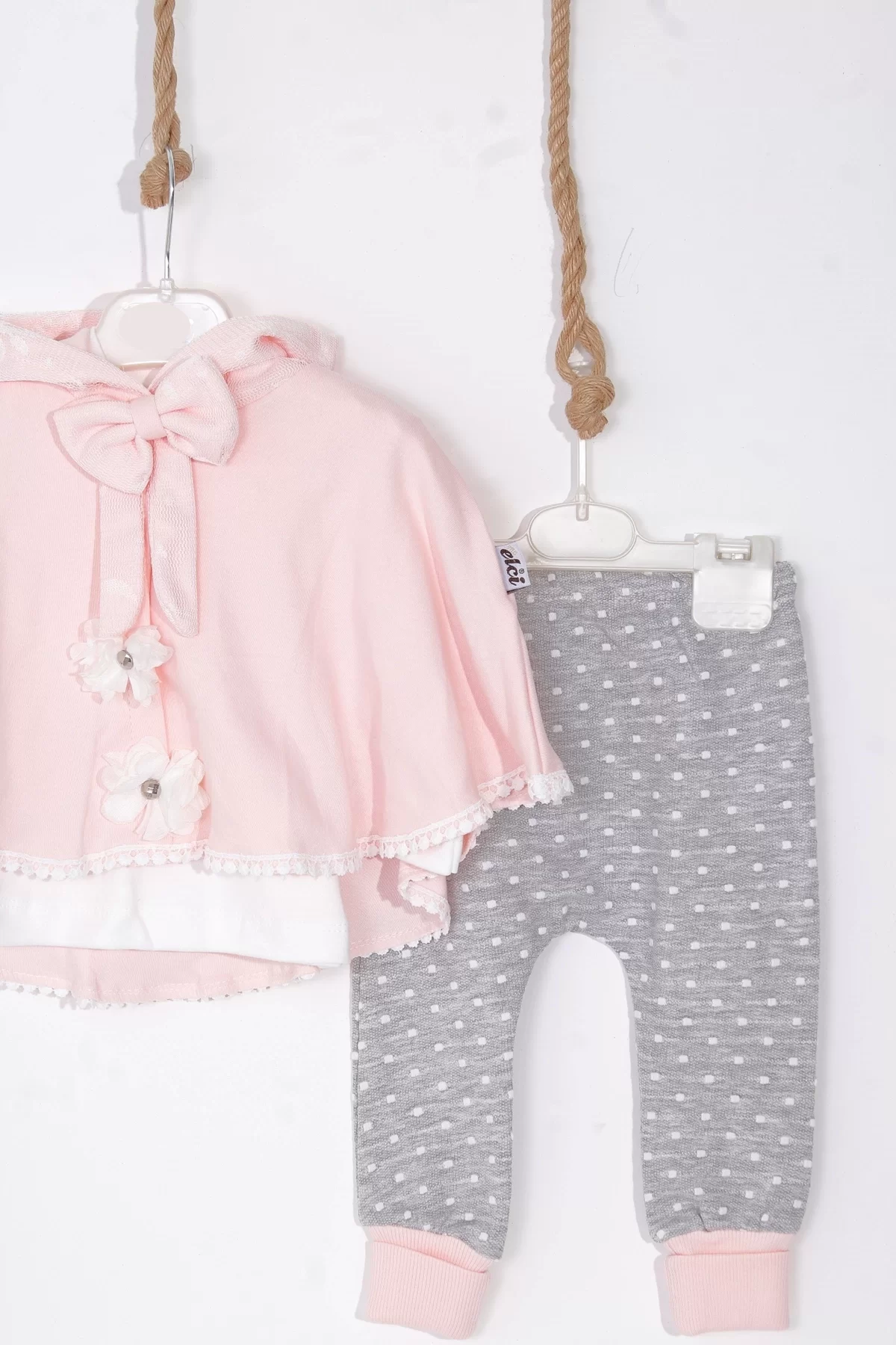 Pelerinli Kapişonlu Pamuklu 3'lü Kız Bebek Takımı - Görsel 2