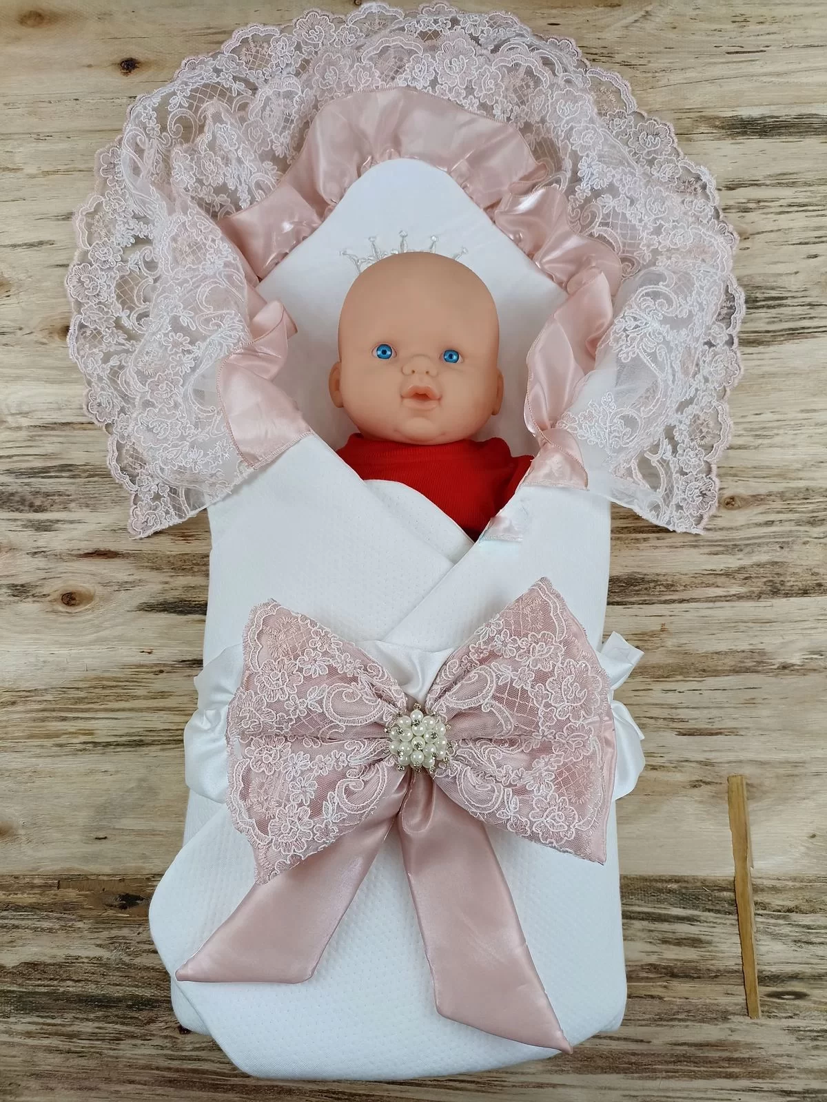 Sahra Taç Nakışlı İnci Ve Dantel Fiyonklu Çift Dantel Duvaklı Trilüks Kundak Bebek Battaniyesi - Görsel 2