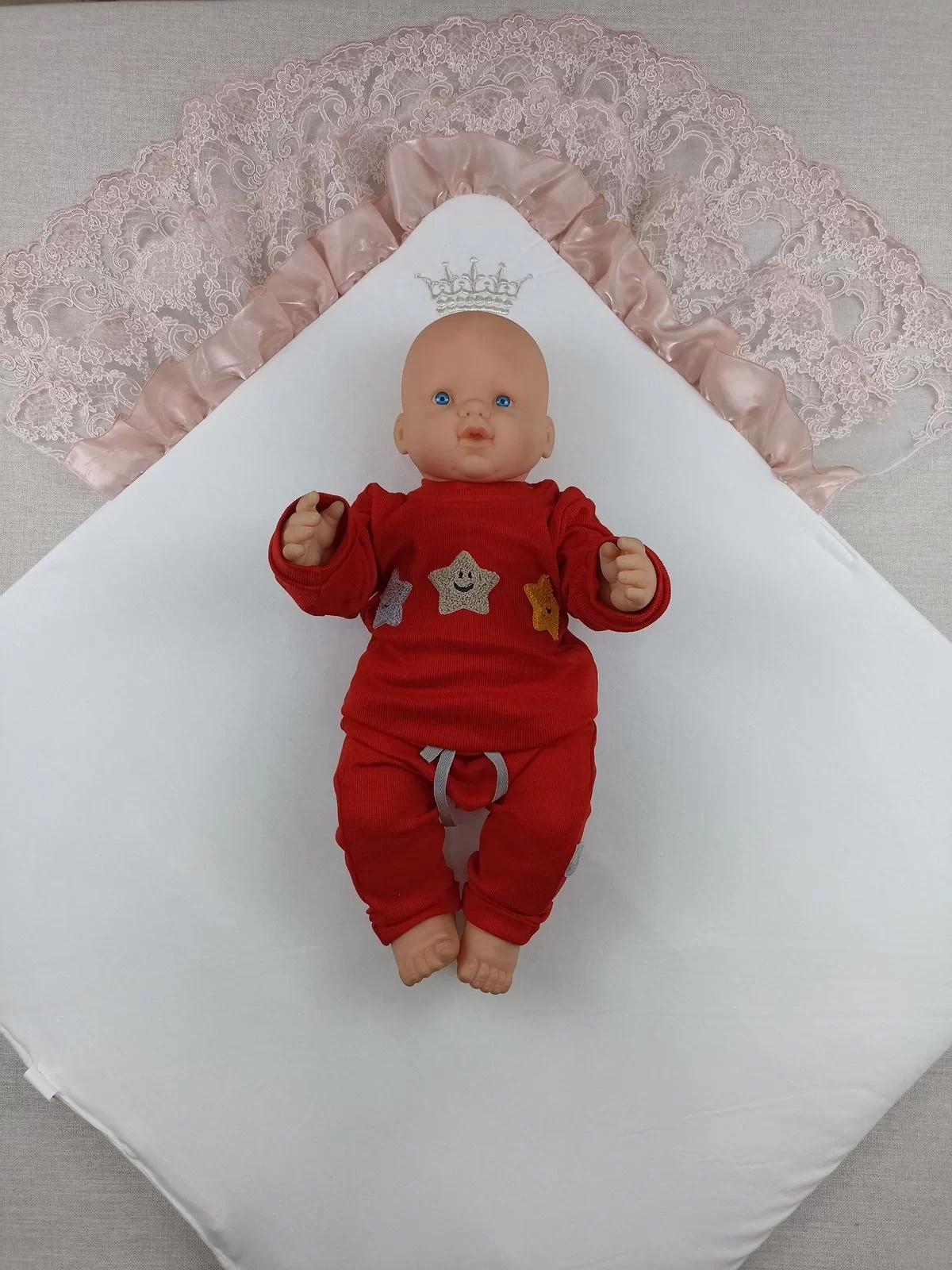 Sahra Taç Nakışlı İnci Ve Dantel Fiyonklu Çift Dantel Duvaklı Trilüks Kundak Bebek Battaniyesi - Görsel 5