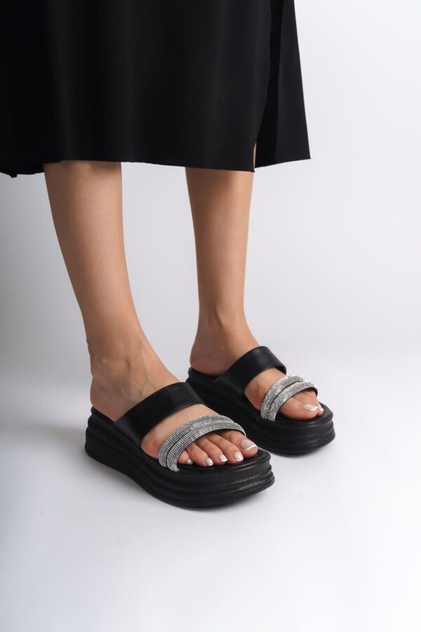 SARAH Düz Topuklu Taşlı Şeritli Kalın ve Ortopedik Taban Kadın Terlik CST - Siyah