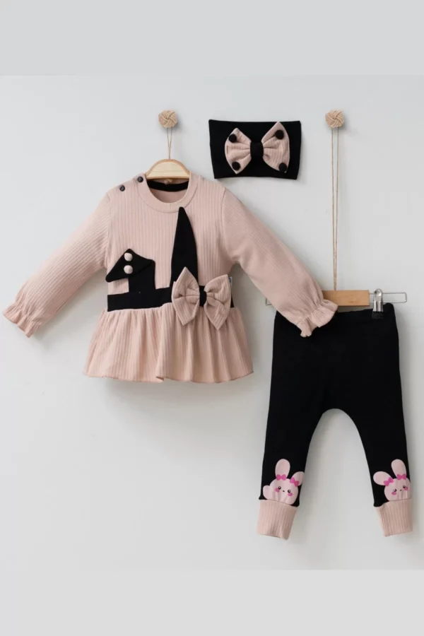 Tavşan Kulaklı Fiyonk Desenli Bandanalı Kız Bebek Takımı