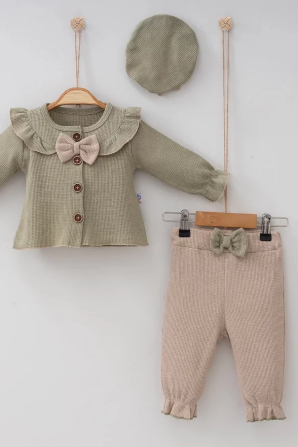 Yaka Fırfırlı Şapkalı 3'lü Kız Bebek Takımı