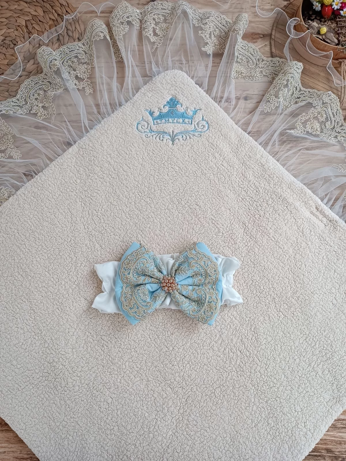 Yenidoğan Kuzulu Taç Nakış Güpürlü Fiyonklu Duvaklı Prizma Taş Unisex Kundak Bebek Battaniyesi - Görsel 4