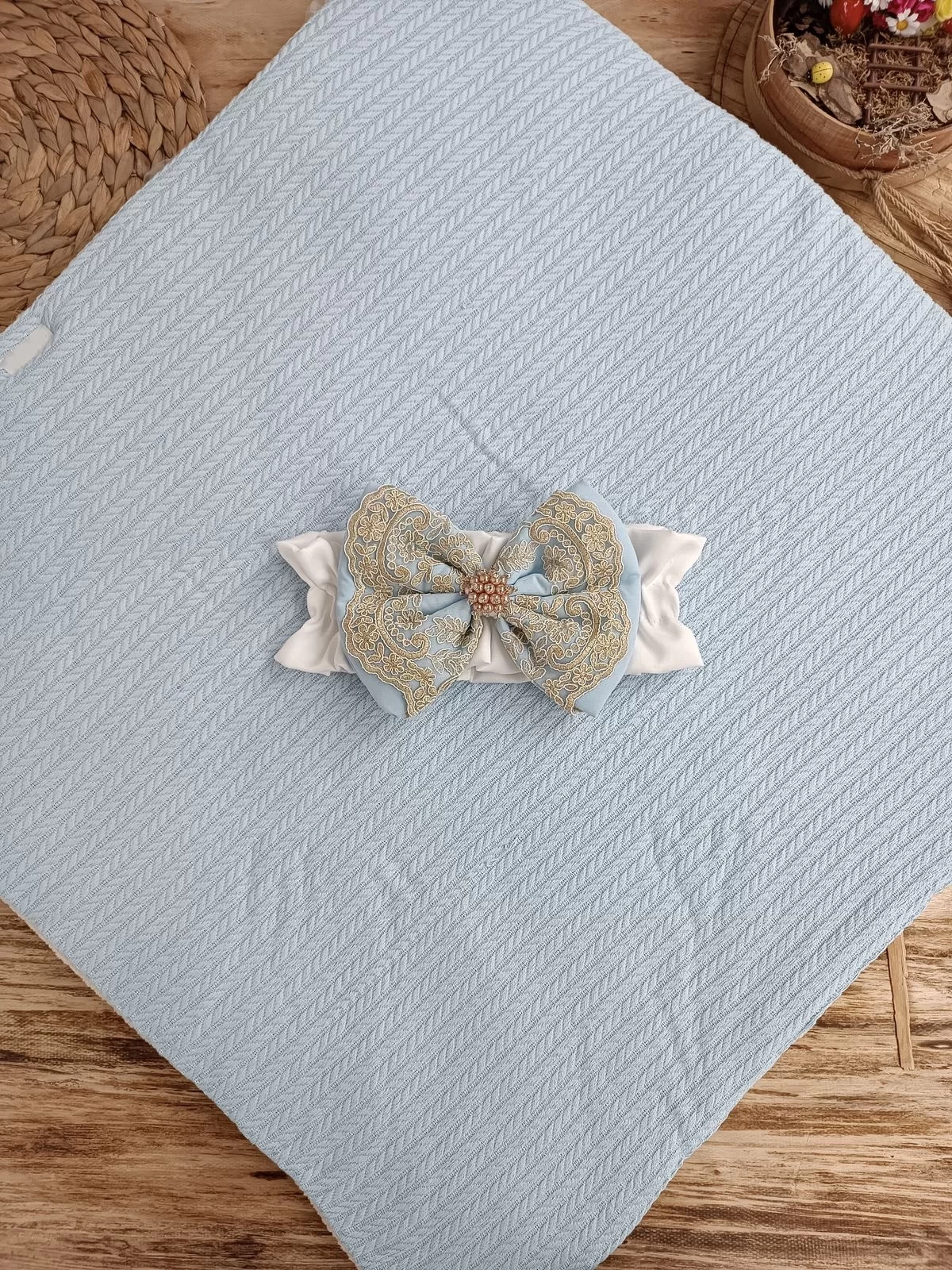 Yenidoğan Kuzulu Taç Nakış Güpürlü Fiyonklu Duvaklı Prizma Taş Unisex Kundak Bebek Battaniyesi - Görsel 5